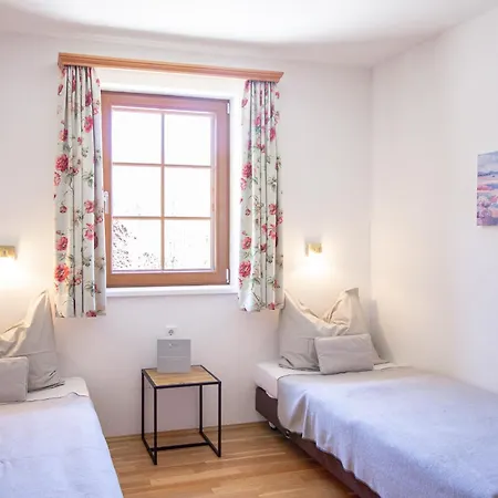 Stranach Apartman *